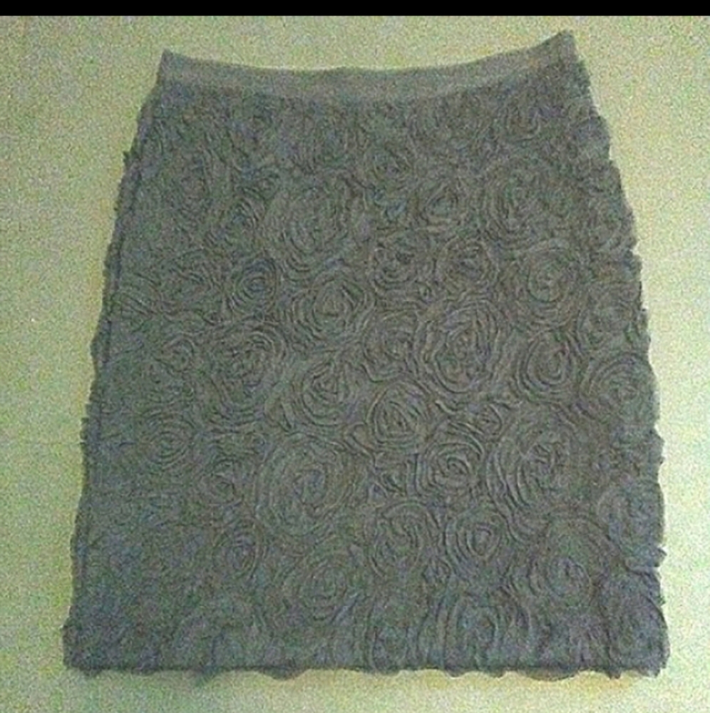 Banana Republic Size 2 Black Rose Floret Skirt